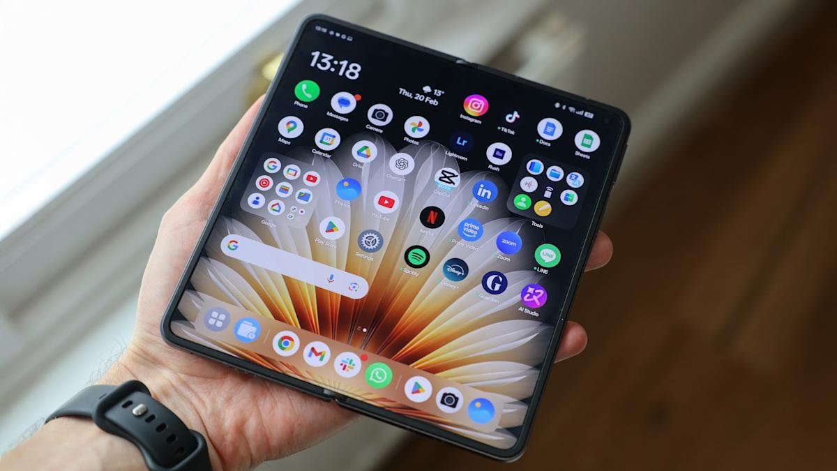 Smartphone Stagnation? Why 2026 Foldables are the Only Innovation That Matters